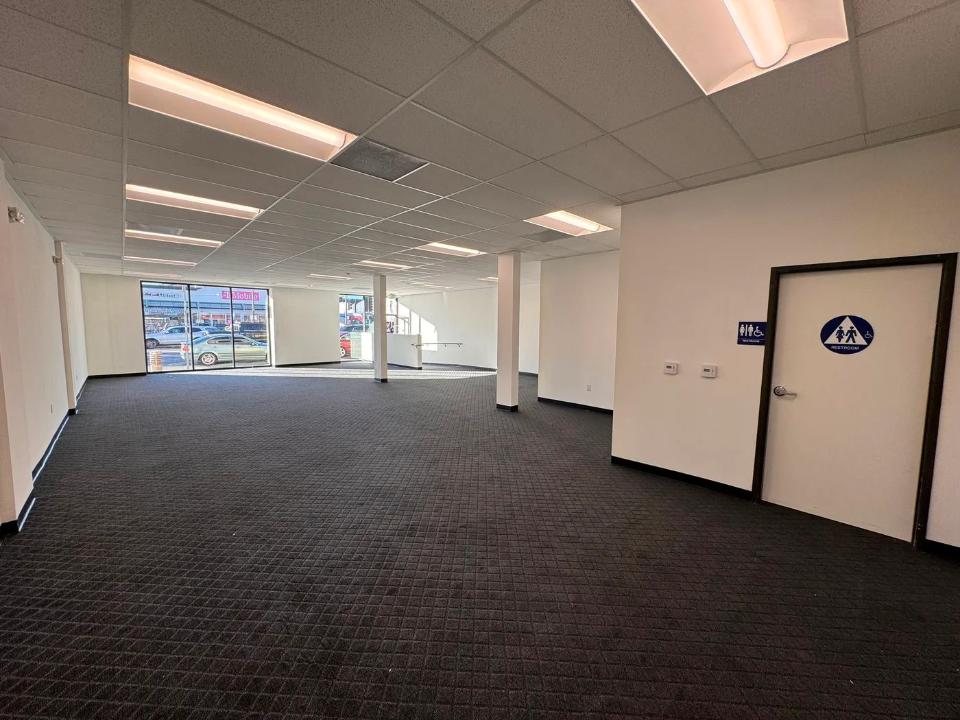 Photo 3 of 1096 N Western Ave, Los Angeles, CA 90029