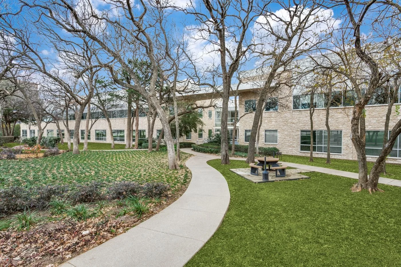 Photo-1 of 2201 E Lamar Blvd, Arlington, TX 76006