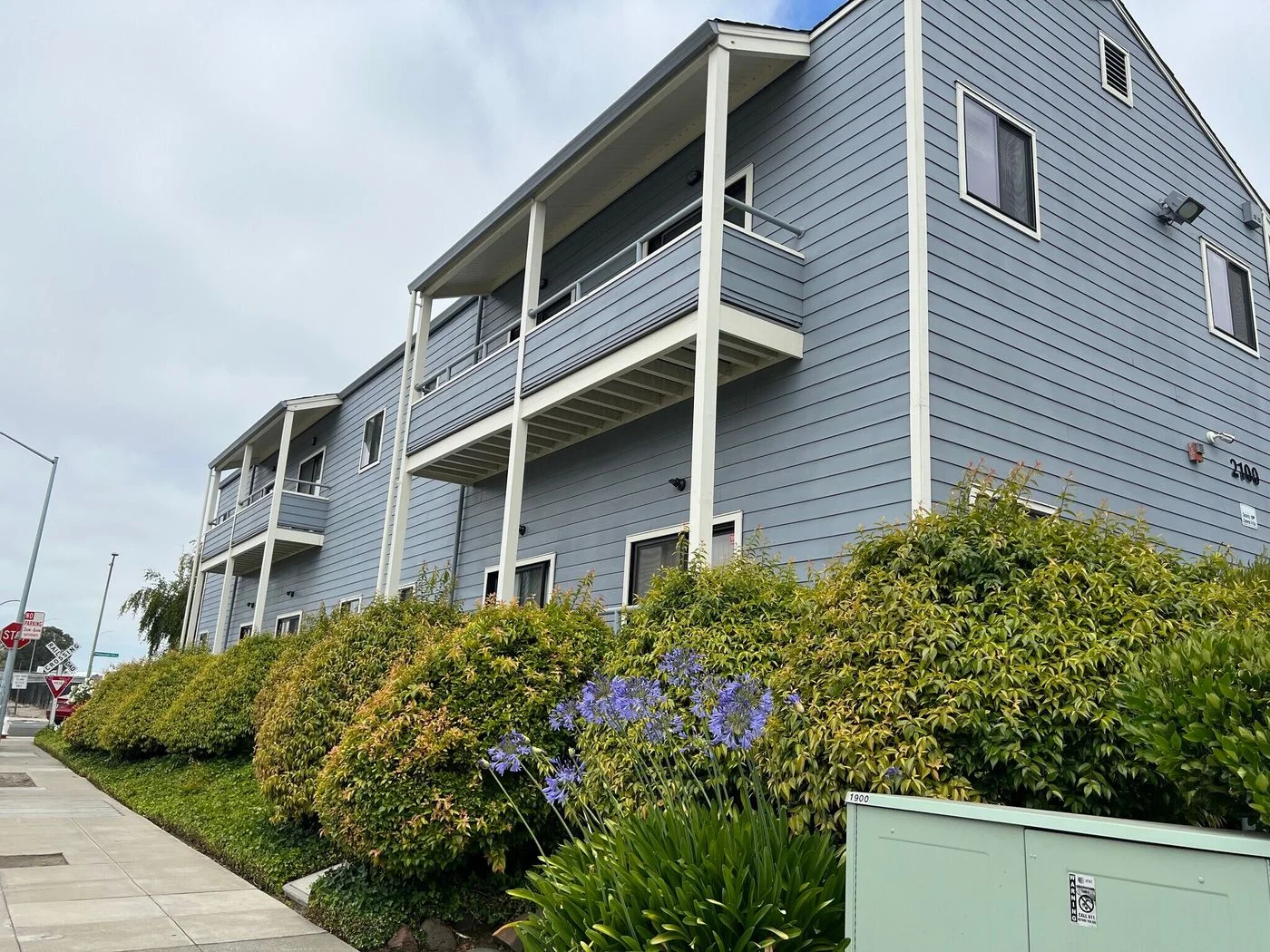 Photo 1 of 2100 Embarcadero, Oakland, CA 94606