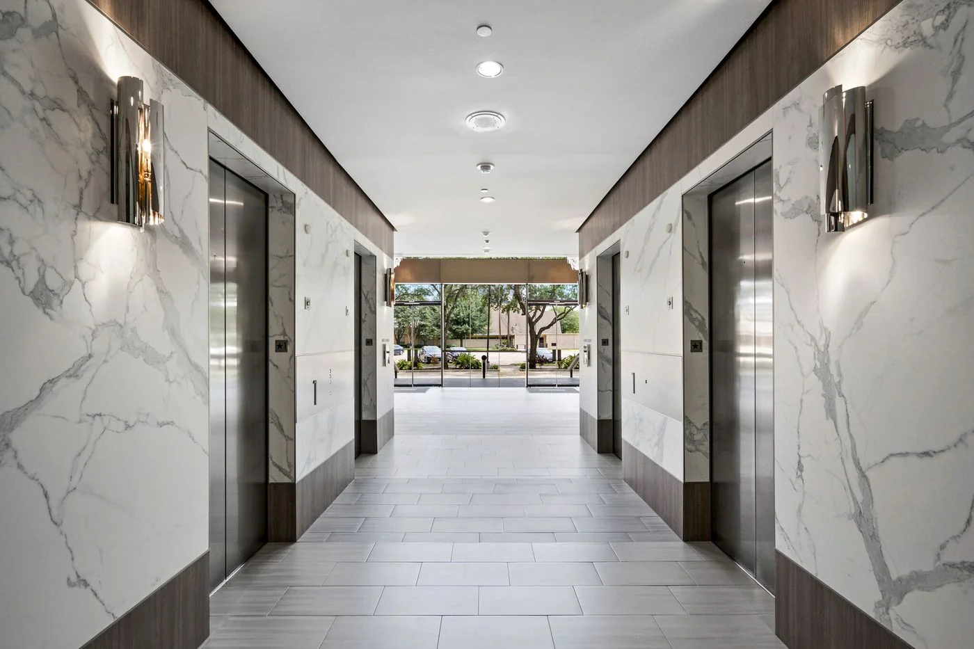 Photo-2 of 2000 Bering Dr, Houston, TX 77057