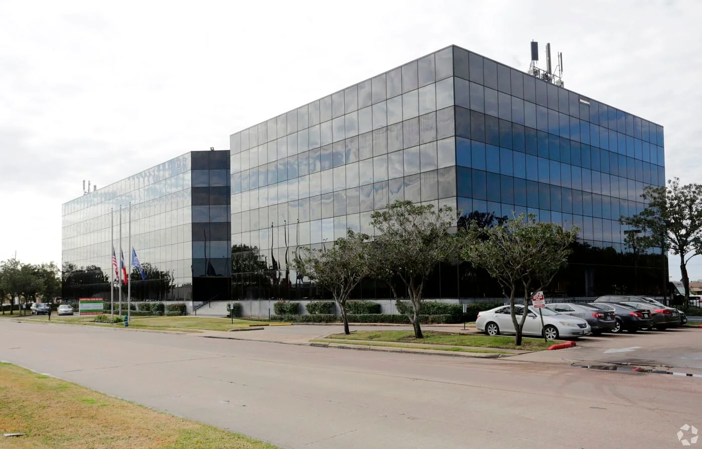 Photo 1 of 2550 Gray Falls Dr, Houston, TX 77077