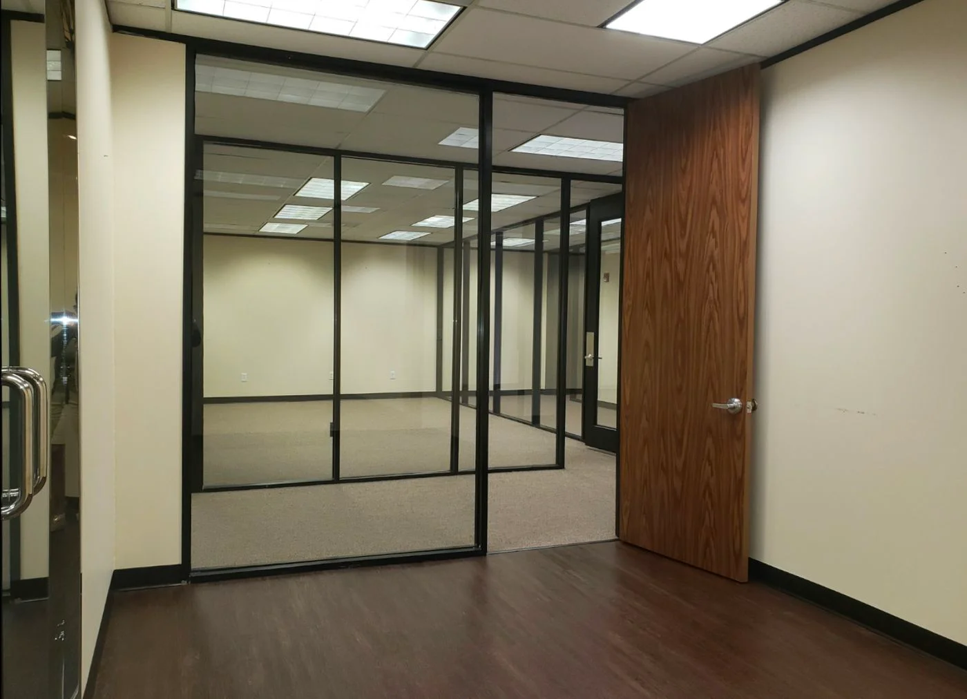 Photo 2 of 2550 Gray Falls Dr, Houston, TX 77077