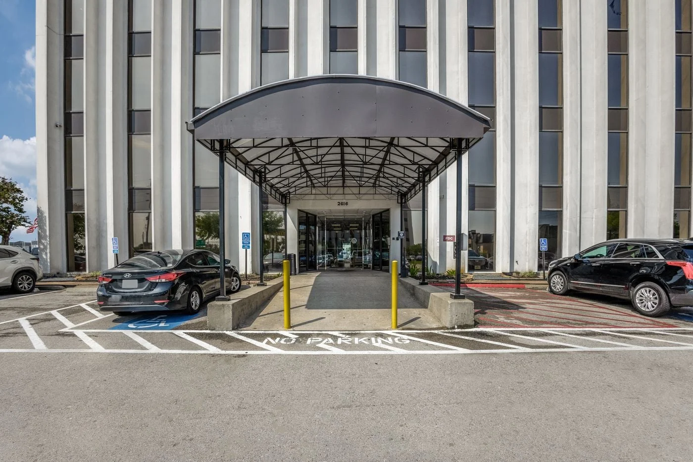 Photo 3 of 2616 S Loop W, Houston, TX 77054