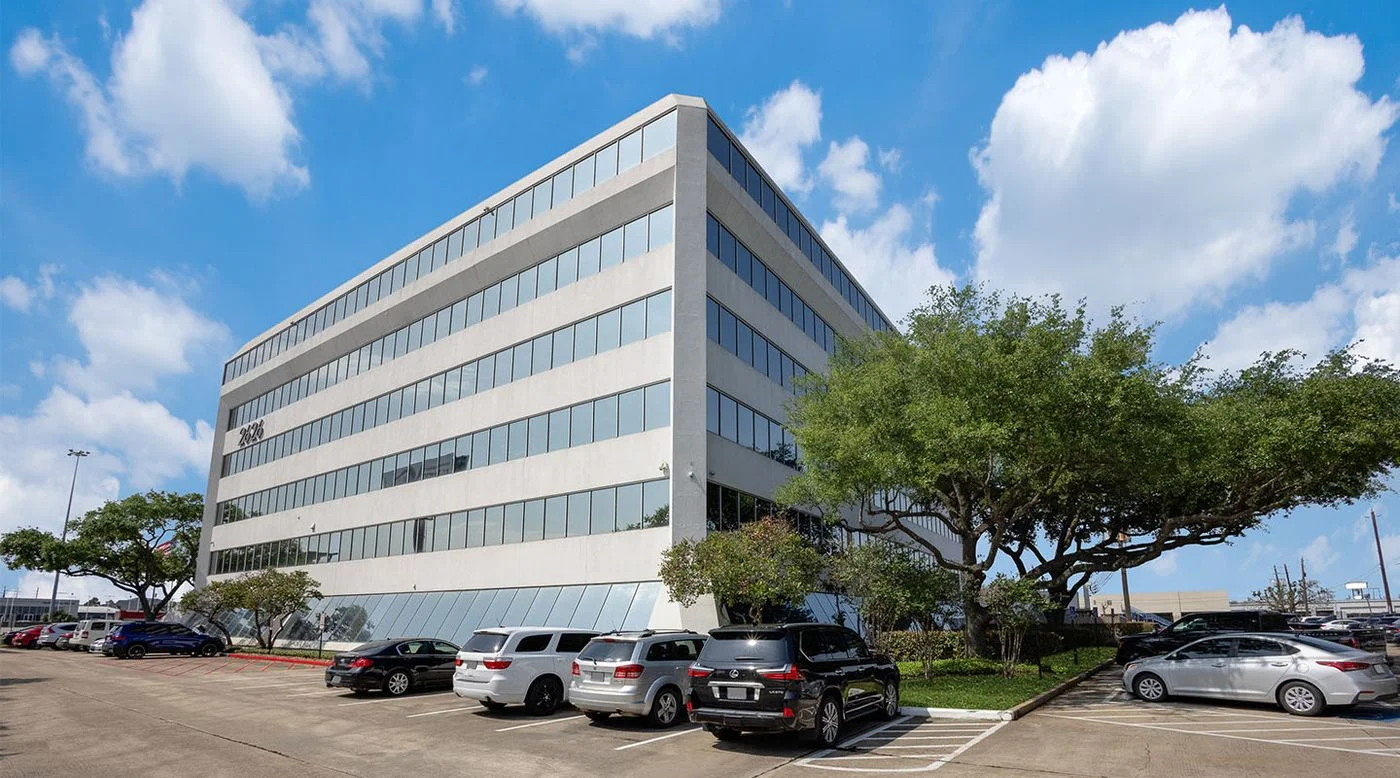 Photo 1 of 2626 S Loop Fwy W, Houston, TX 77054