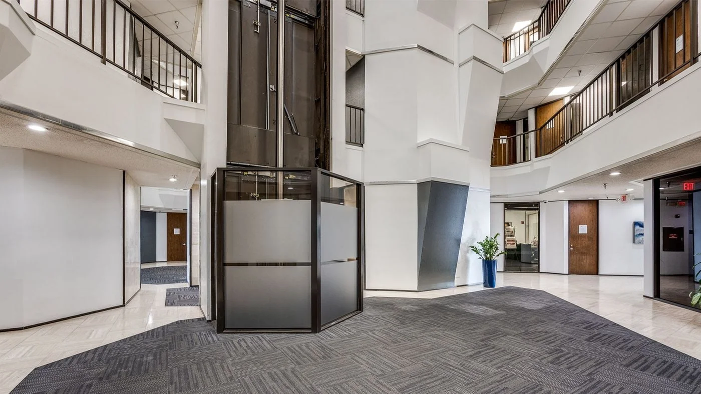 Photo 3 of 2626 S Loop Fwy W, Houston, TX 77054