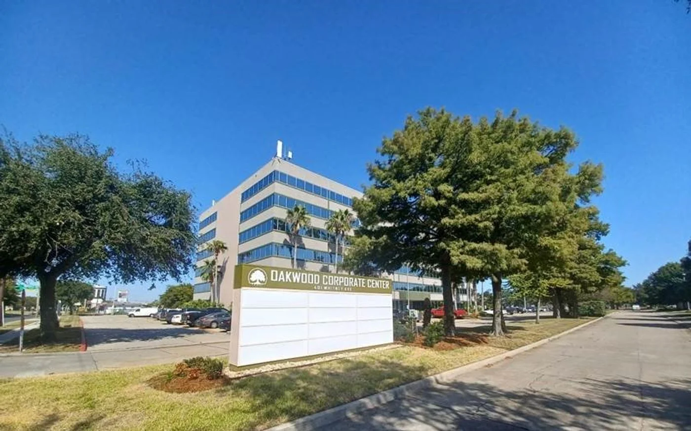 Photo 2 of 401 Whitney Ave, Gretna, LA 70056