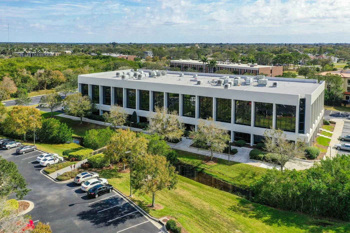 Photo 1 of 888 Executive Center Dr W, Saint Petersburg, FL 33702