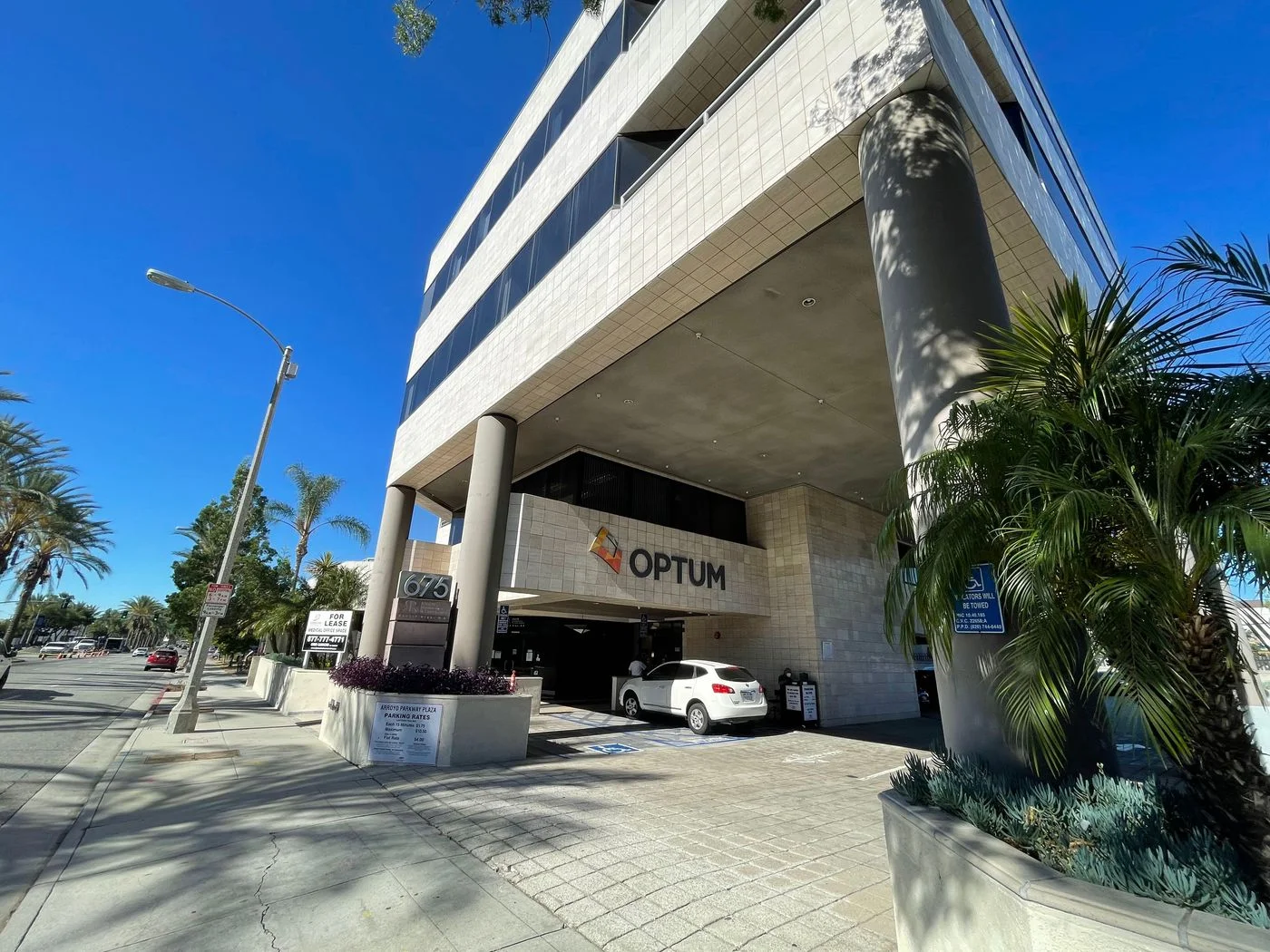 Photo 3 of 675 S Arroyo Pkwy, Pasadena, CA 91105