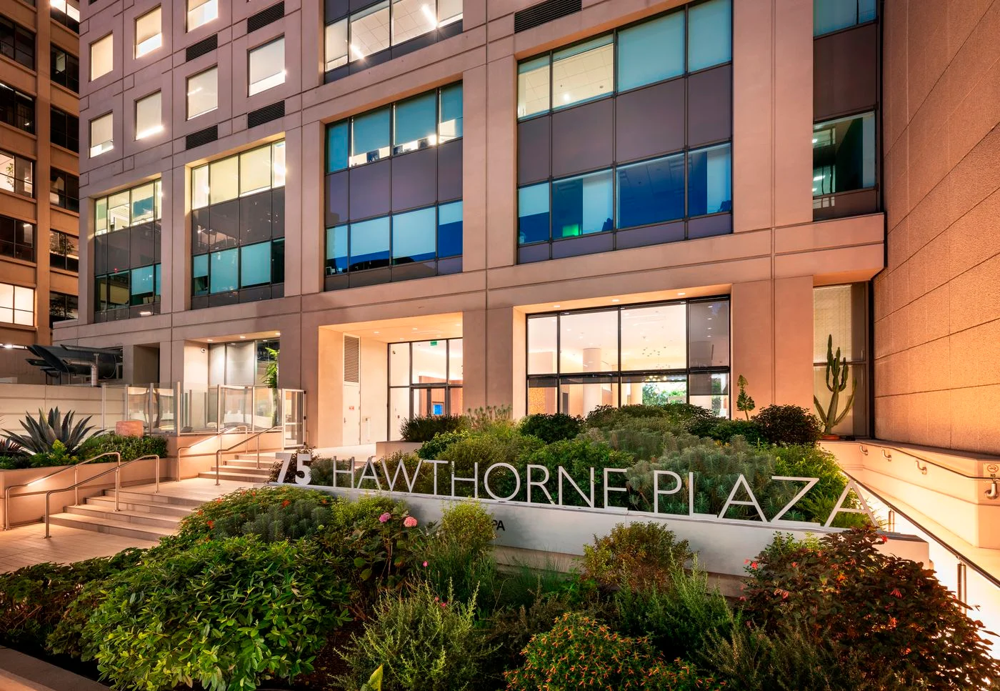 Photo 1 of 75 Hawthorne St, San Francisco, CA 94105