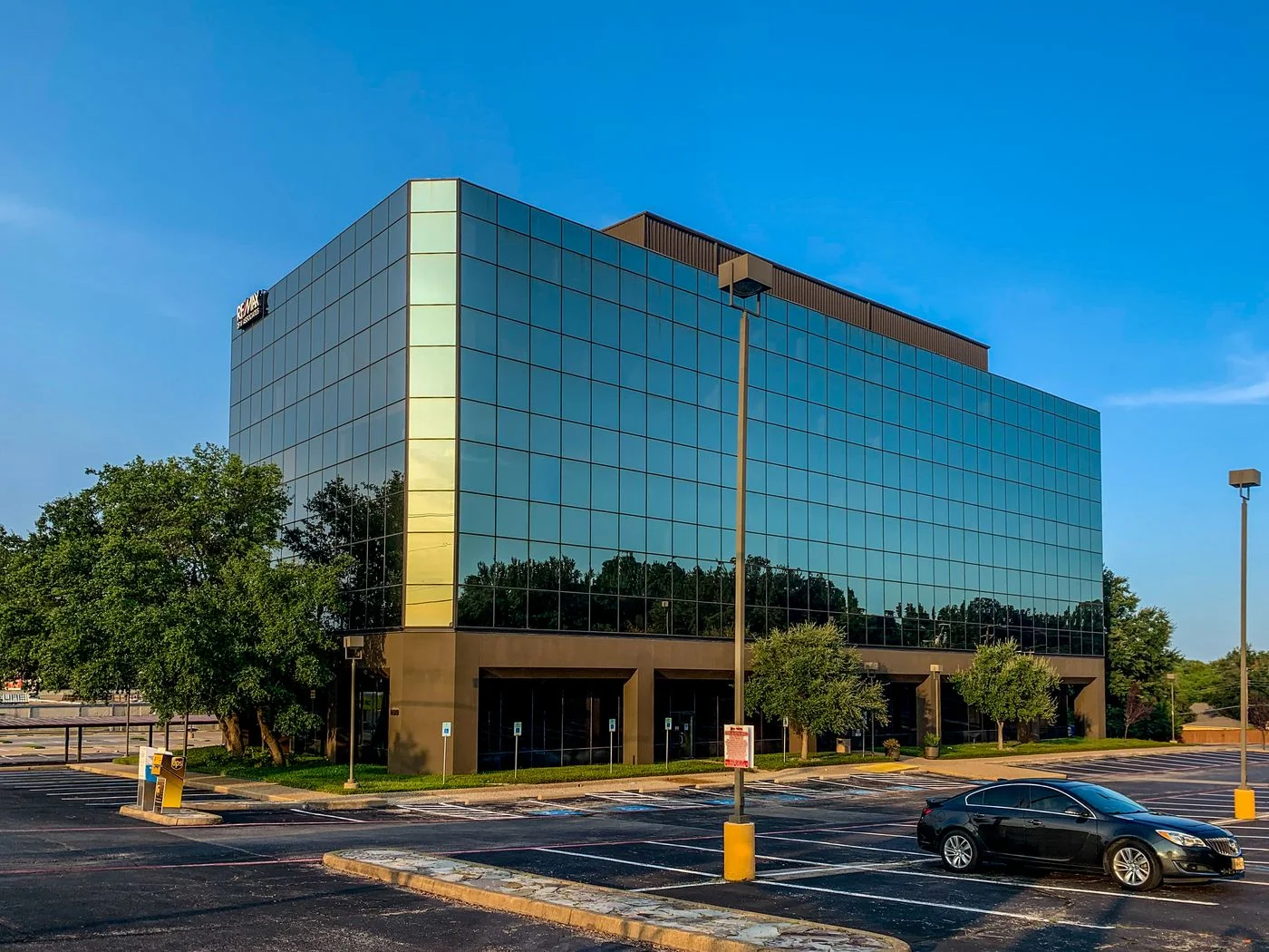 Photo 2 of 6510 Abrams Rd, Dallas, TX 75231