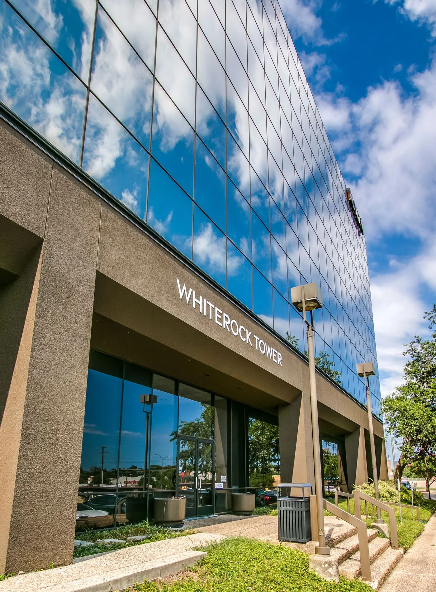 Photo 3 of 6510 Abrams Rd, Dallas, TX 75231