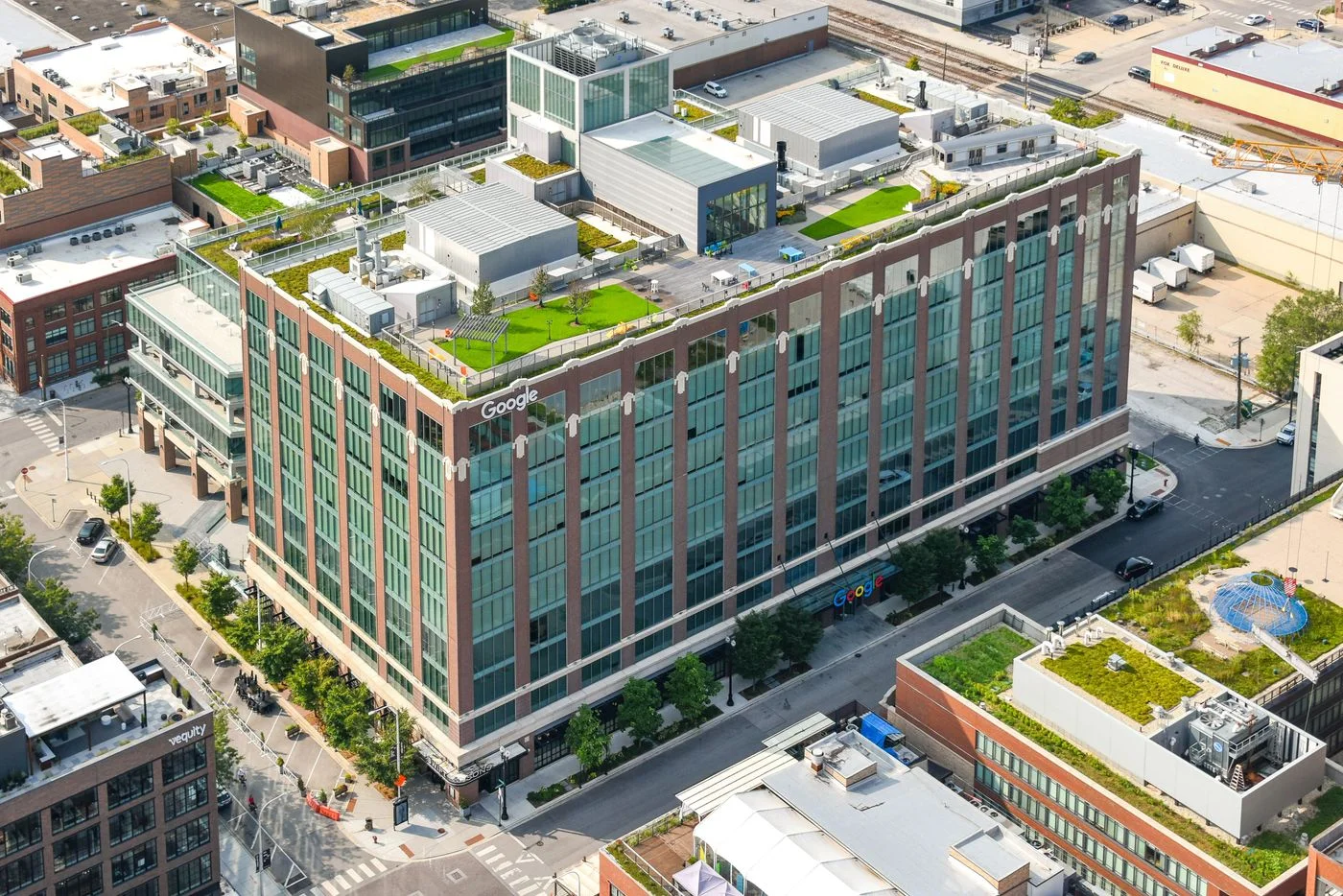 Photo 2 of 1000 W Fulton, Chicago, IL 60607