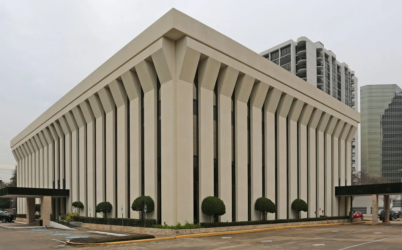 Photo 2 of 5005 Woodway Dr, Houston, TX 77056