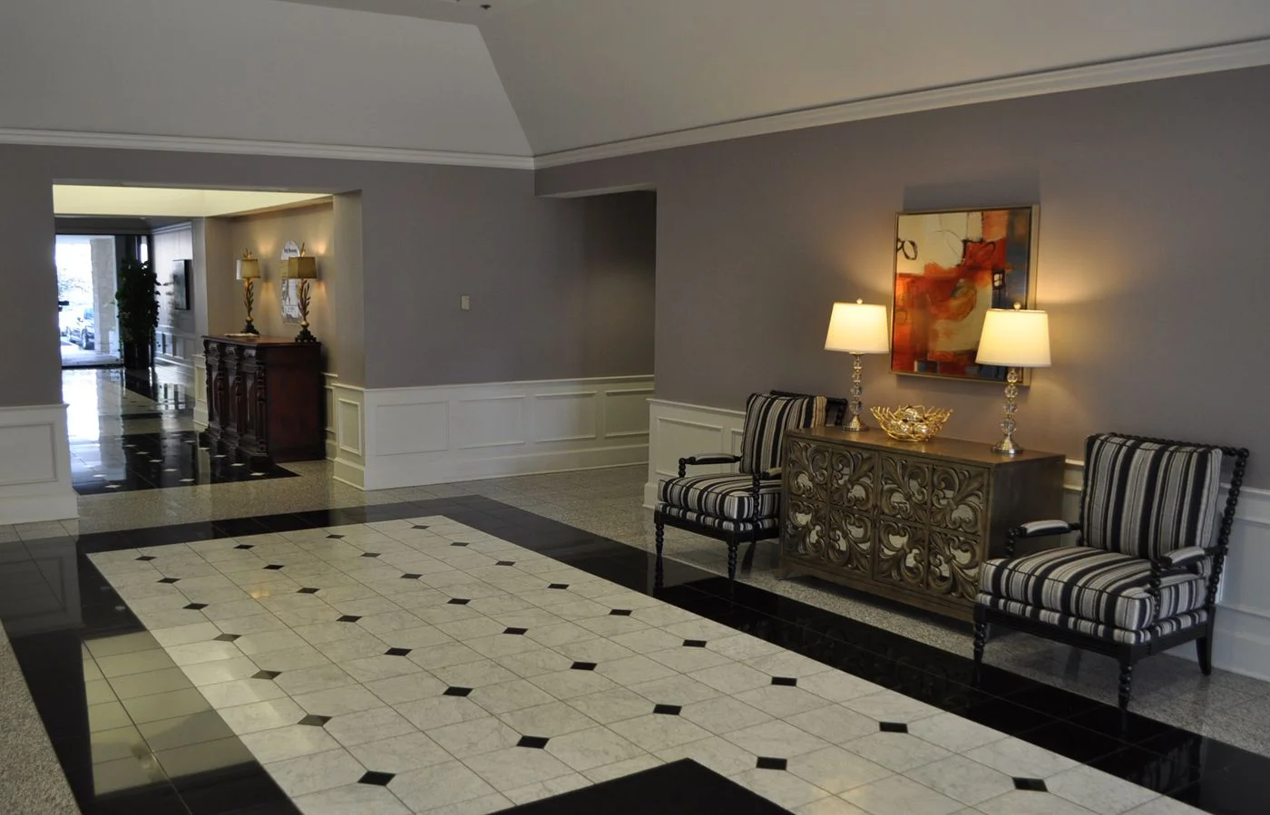 Photo 3 of 5005 Woodway Dr, Houston, TX 77056