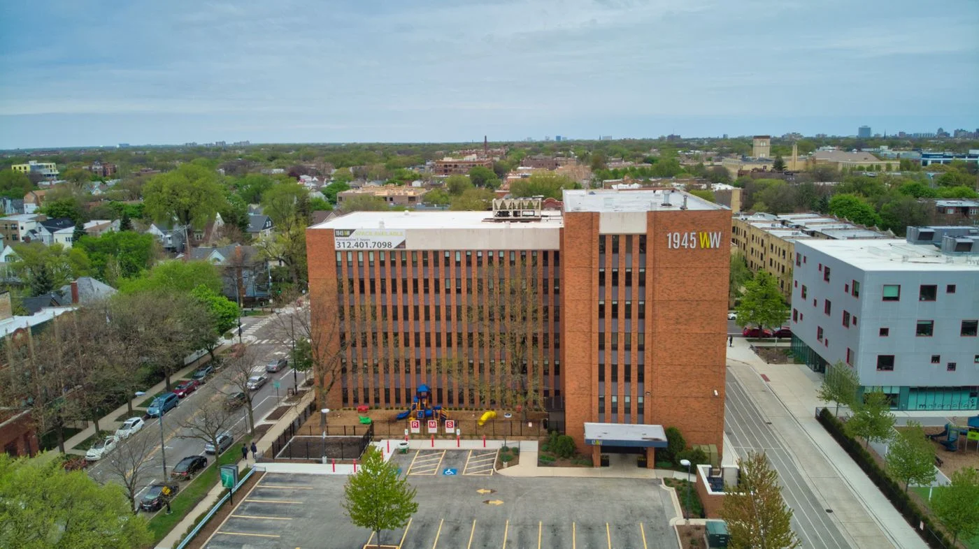 Photo 1 of 1945 W Wilson Ave, Chicago, IL 60640