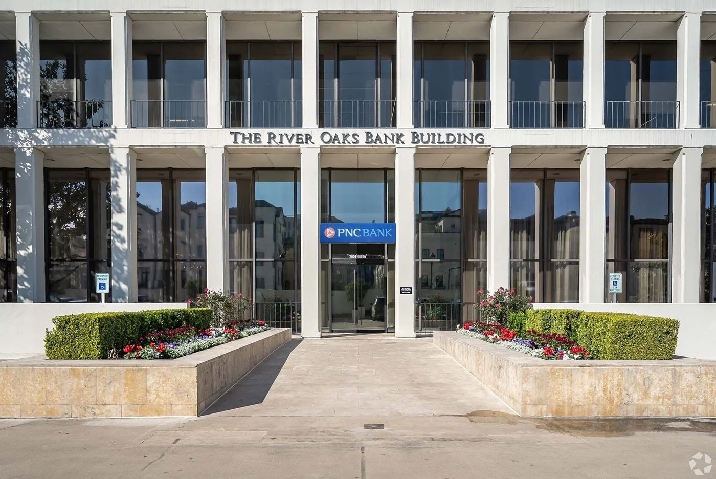 Photo 3 of 2001 Kirby Dr, Houston, TX 77019