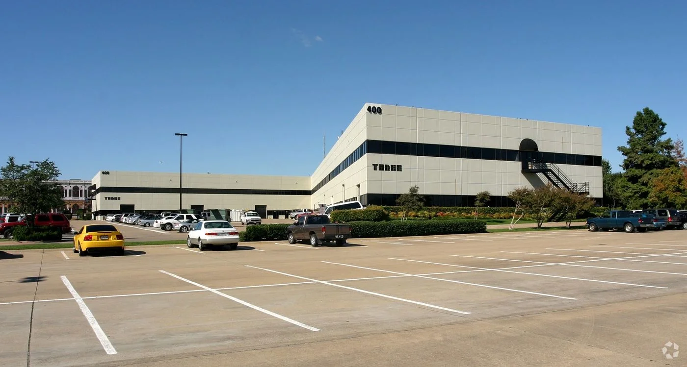 Photo 1 of 400 E Royal Ln, Irving, TX 75039