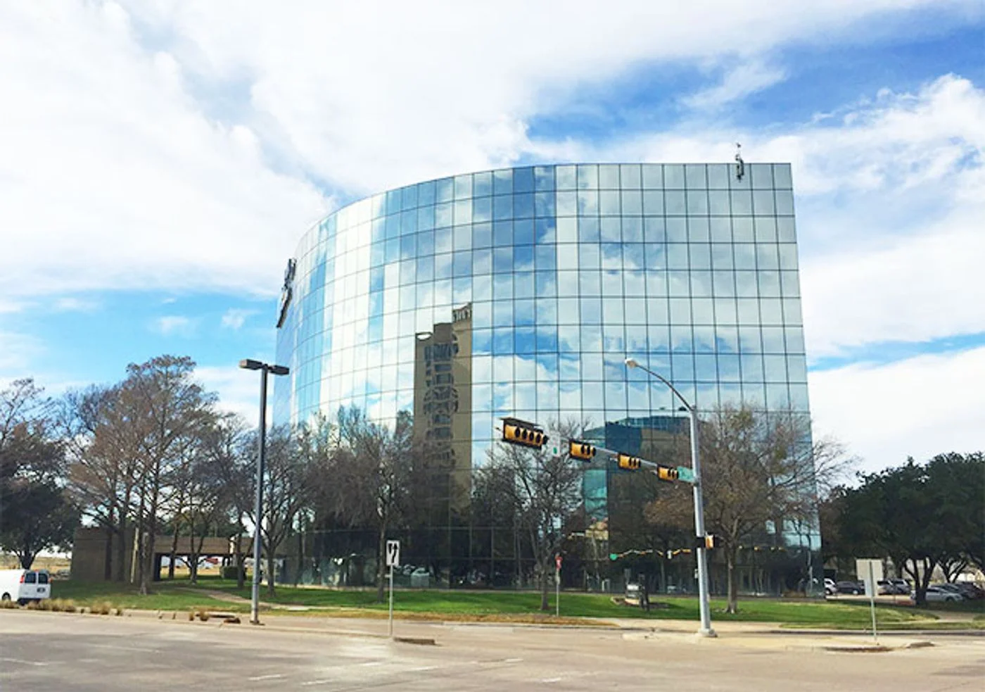 Photo 1 of 8445 Freeport Pkwy, Irving, TX 75063