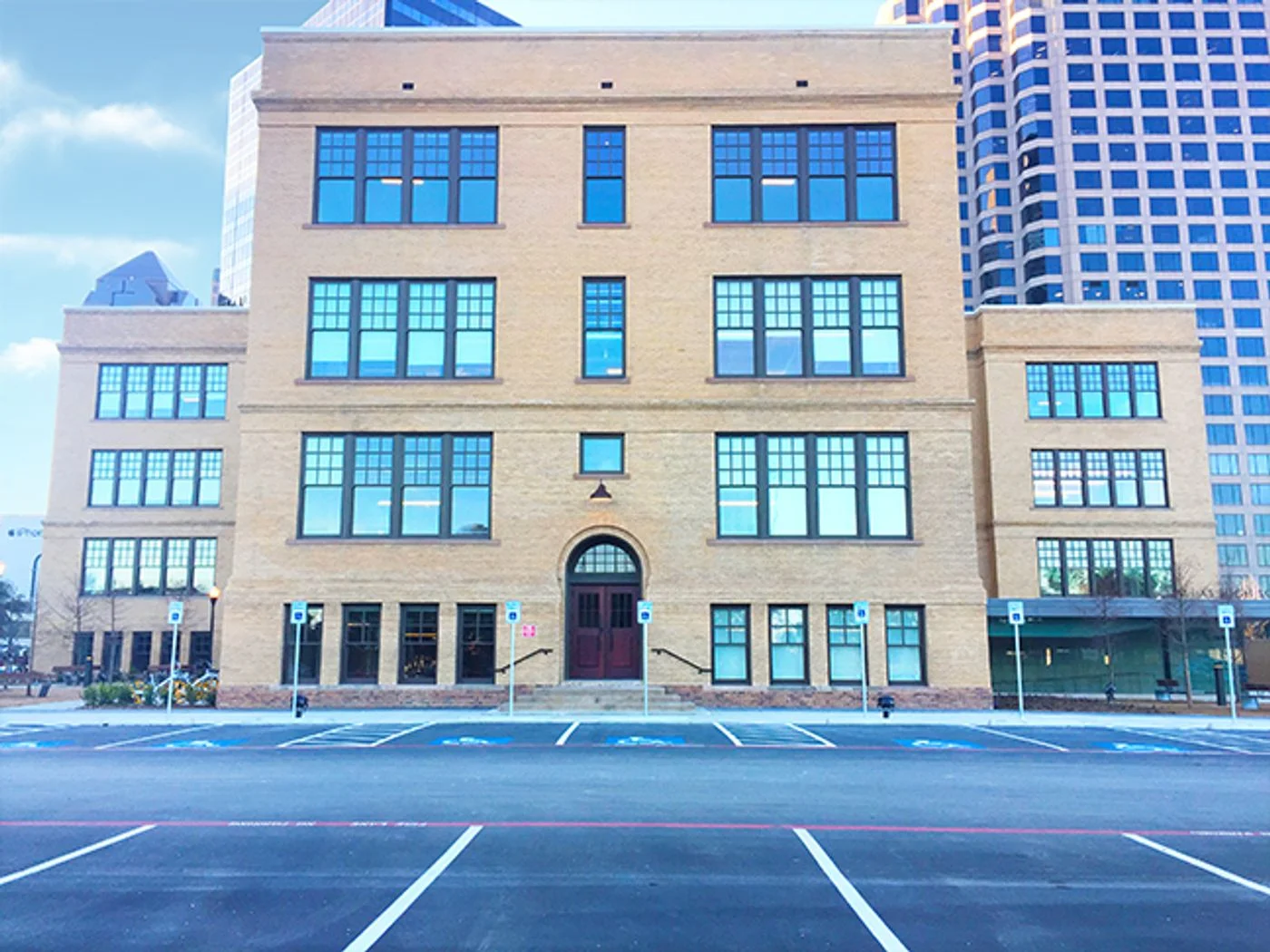 Photo 1 of 2218 Bryan St, Dallas, TX 75201