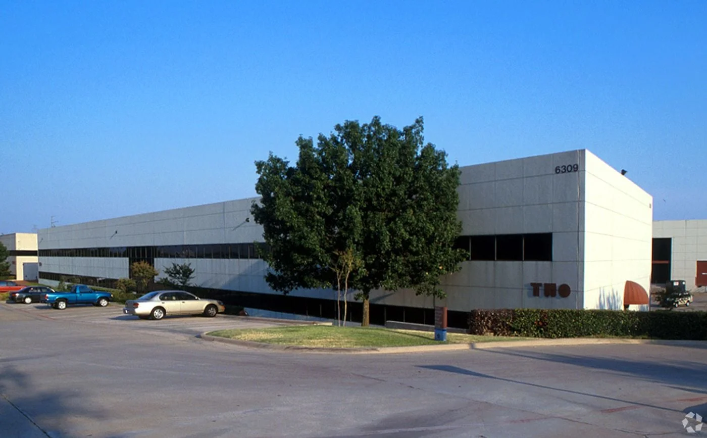 Photo 1 of 300 E Royal Ln, Irving, TX 75039