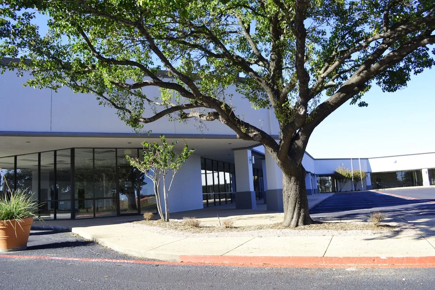 Photo 2 of 5555 Rufe Snow Dr, North Richland Hills, TX 76180