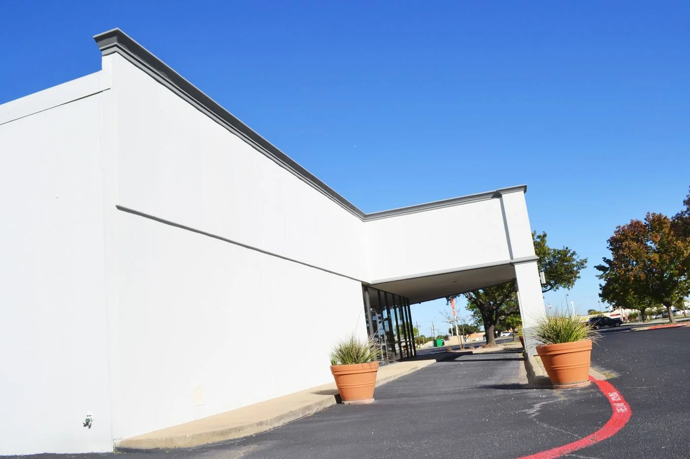 Photo 3 of 5555 Rufe Snow Dr, North Richland Hills, TX 76180