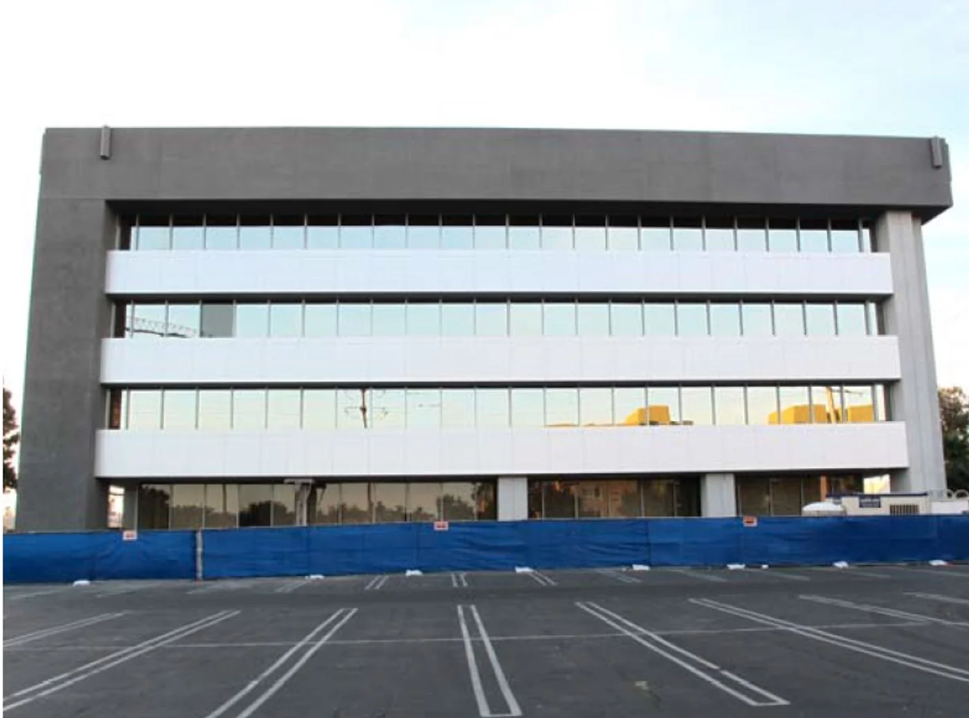 Photo 2 of 8787 Complex Dr, San Diego, CA 92123