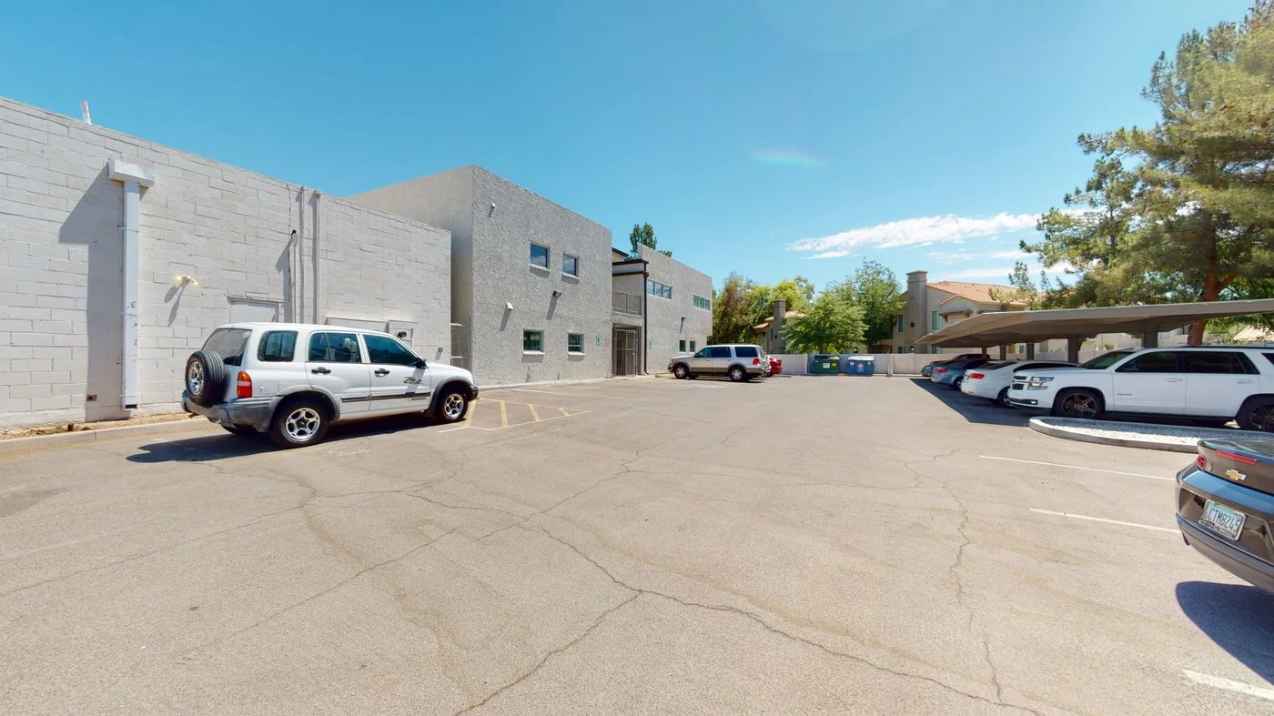 Photo 3 of 955 W Chandler Blvd, Chandler, AZ 85225