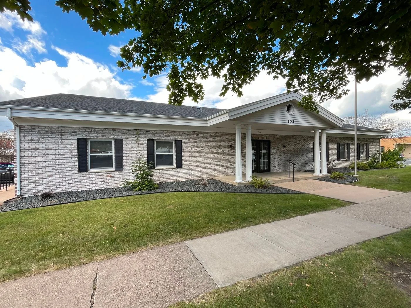 Photo 2 of 103 S 2nd St, River Falls, WI 54022