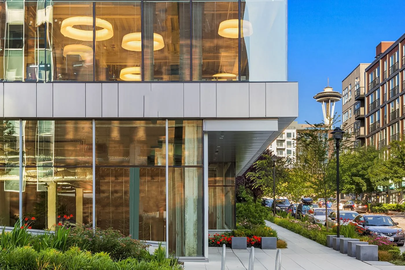 Photo-2 of 450 3rd Ave W, Seattle, WA 98119