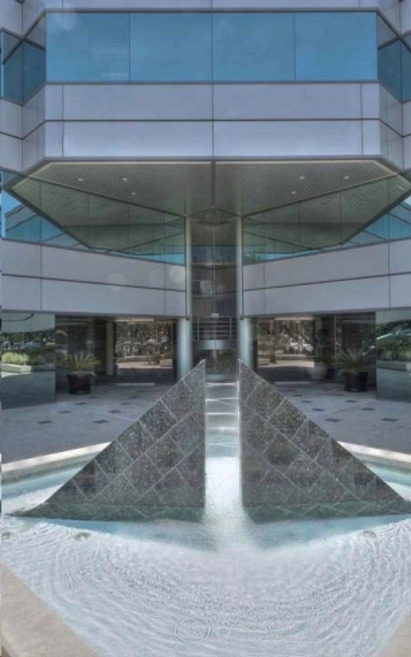 Photo 3 of 5963 La Place Ct, Carlsbad, CA 92008