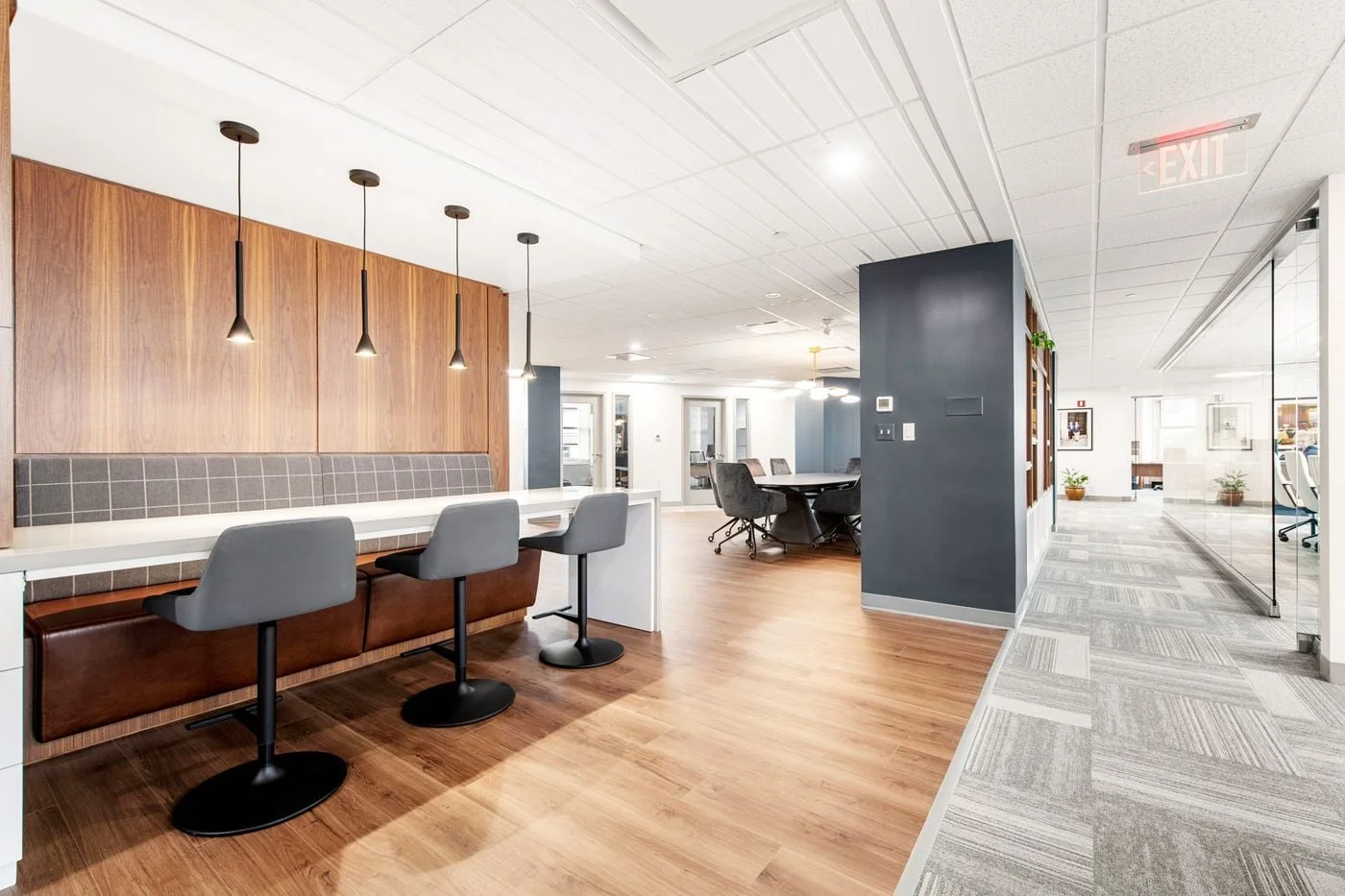 Photo 3 of 20 Park Plz, Boston, MA 02116