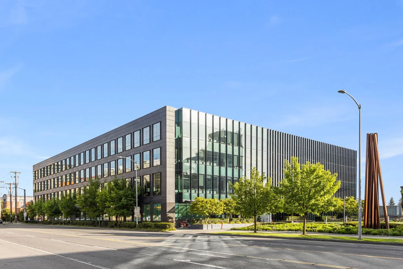 Photo 1 of 635 Elliott Ave W, Seattle, WA 98119