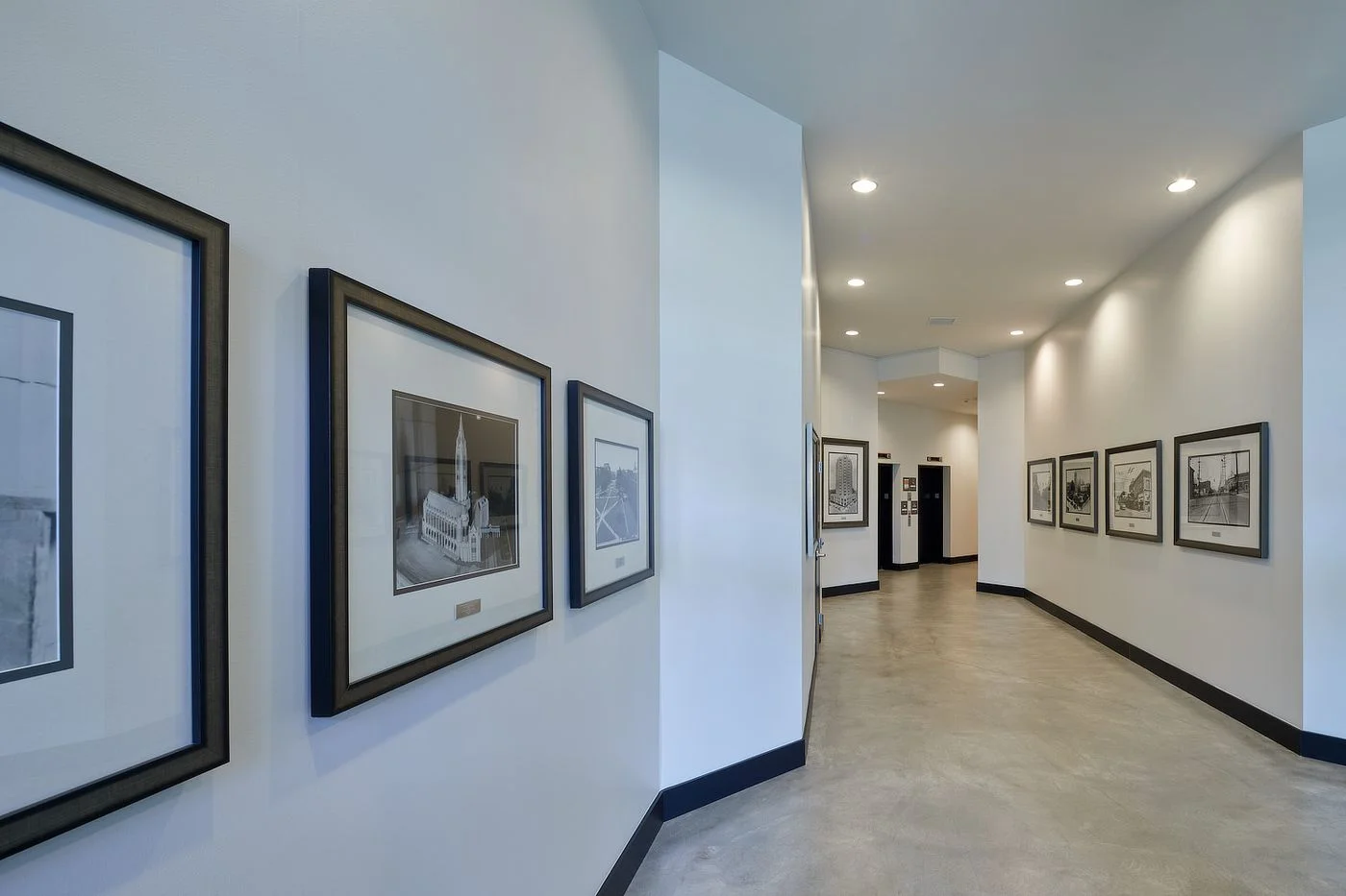 Photo 3 of 1100 NE 45th St, Seattle, WA 98105