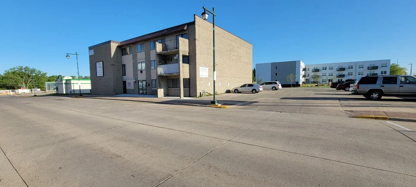 Photo 1 of 140 W Pearl St, Owatonna, MN 55060