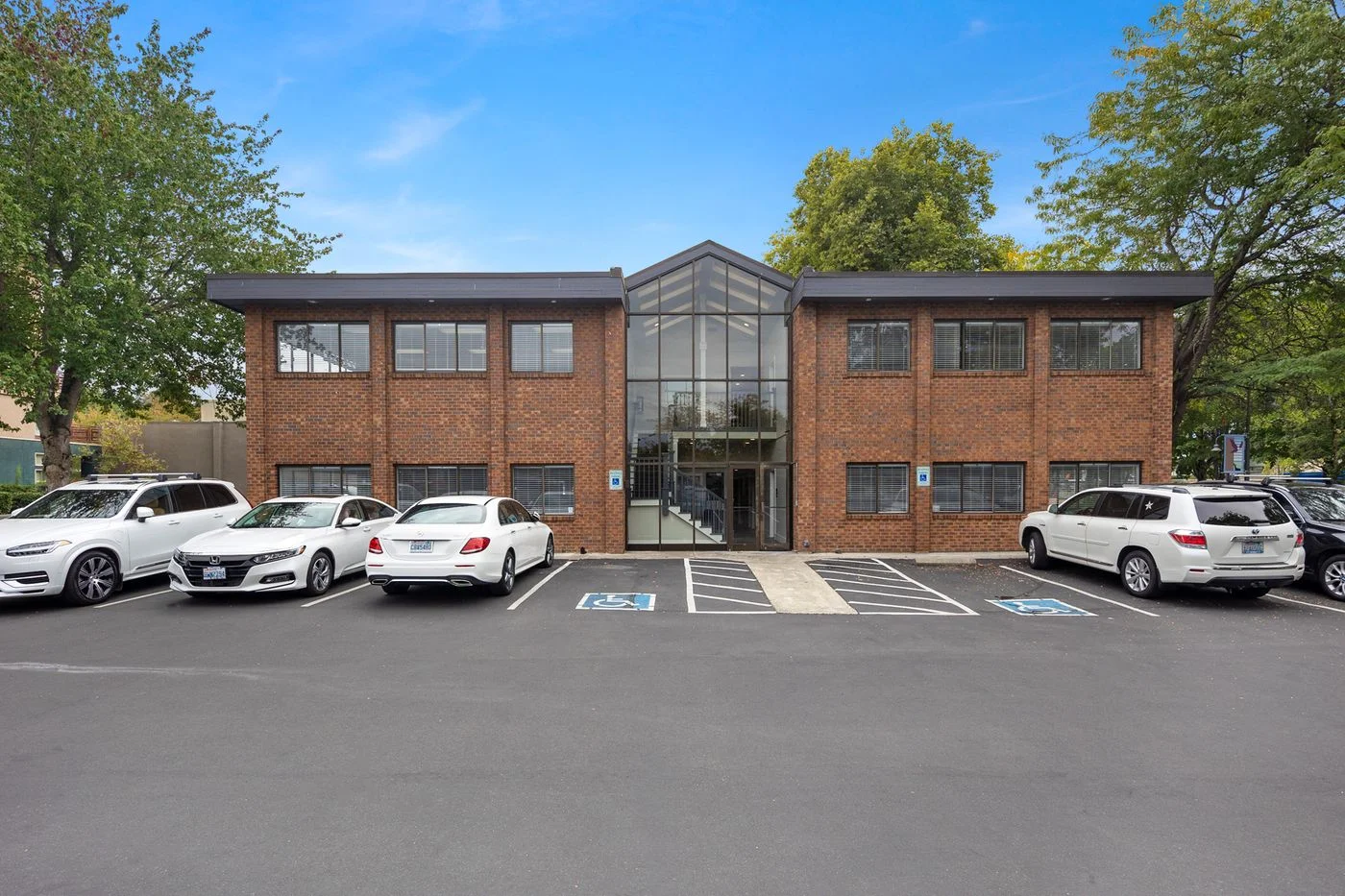 Photo 1 of 3010 77th Ave SE, Mercer Island, WA 98040