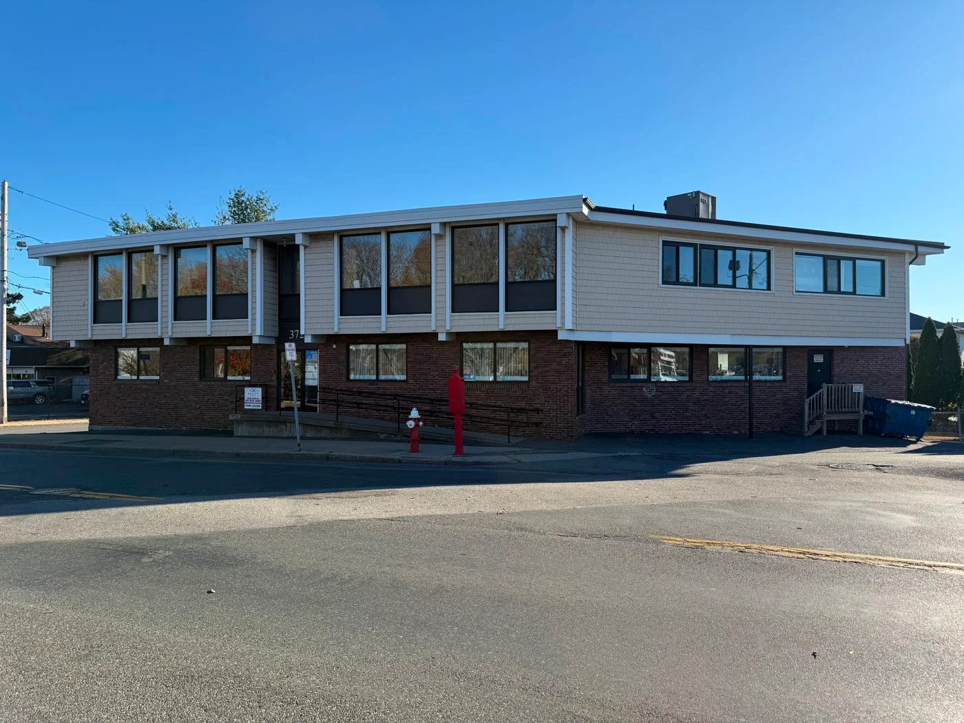 Photo 2 of 372 Main St, Watertown, MA 02472