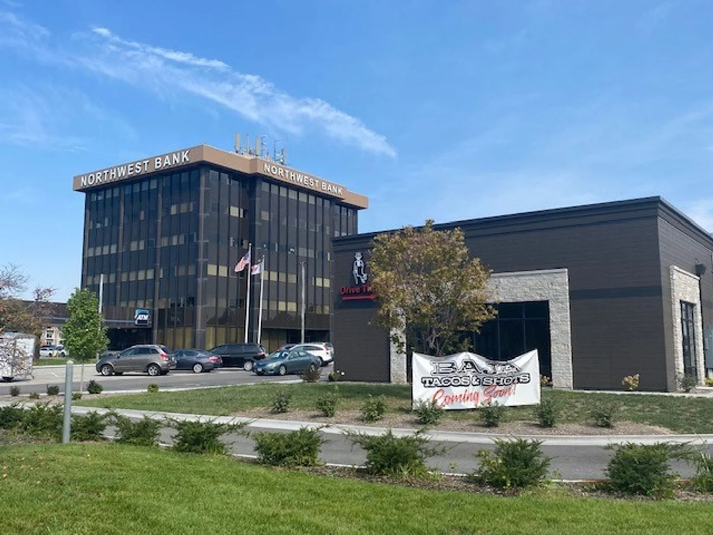 Photo 2 of 2550 Middle Rd, Davenport, IA 52803