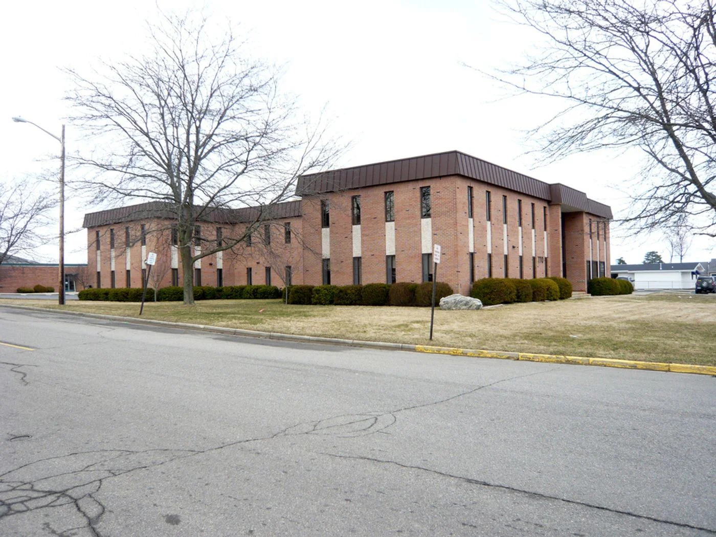 Photo 3 of 770 Riverside Ave, Adrian, MI 49221