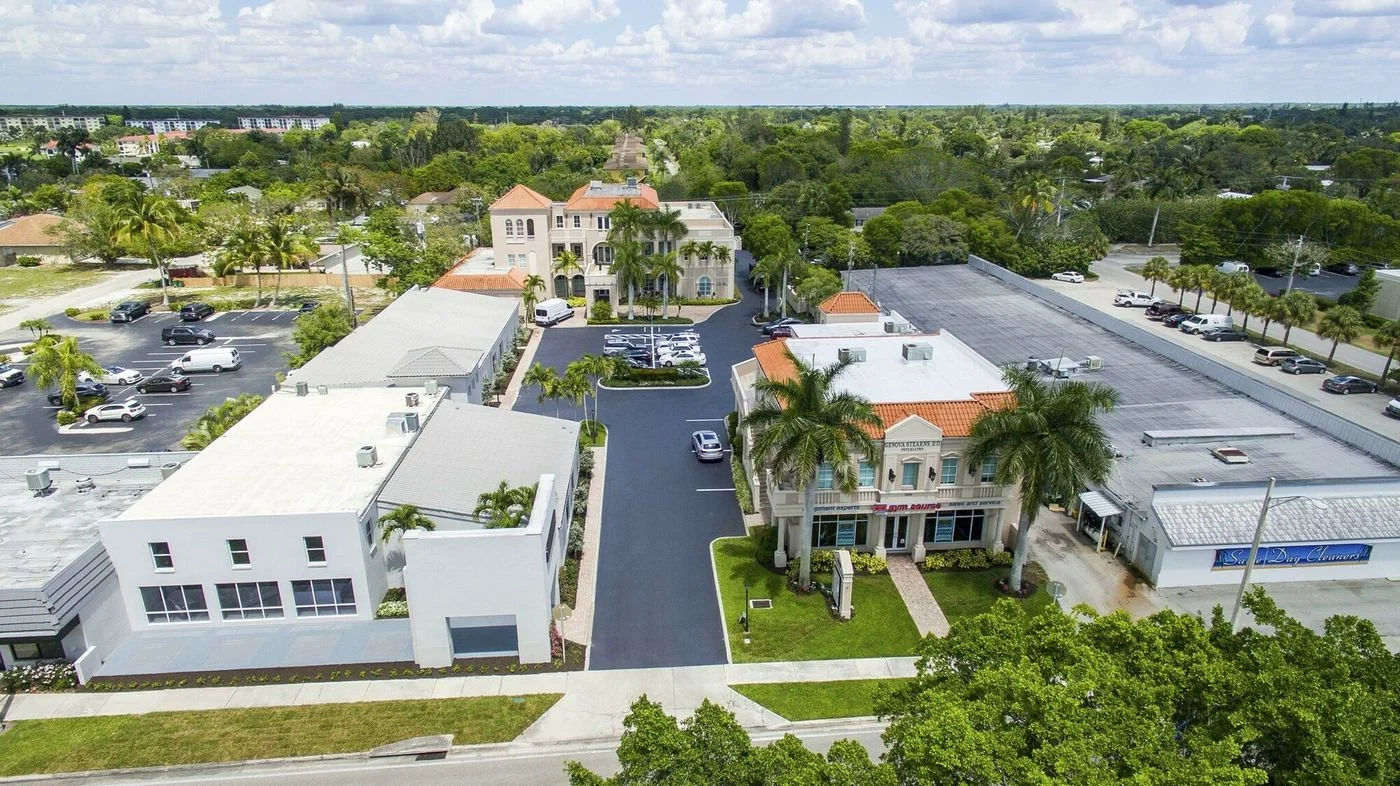 Photo-1 of 3066 Tamiami Trl N, Naples, FL 34103