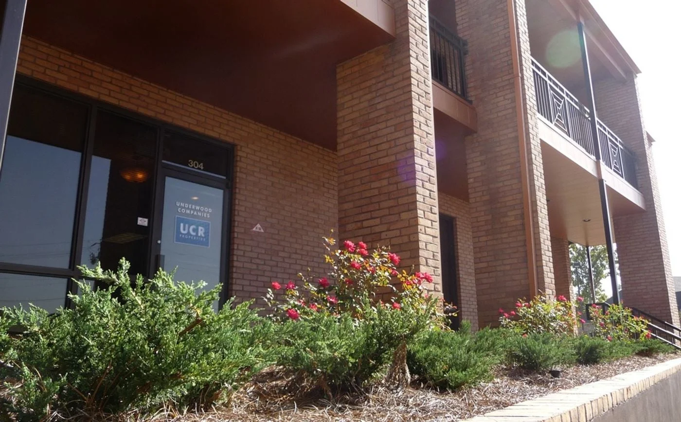 Photo 3 of 660 Lakeland East Dr, Flowood, MS 39232