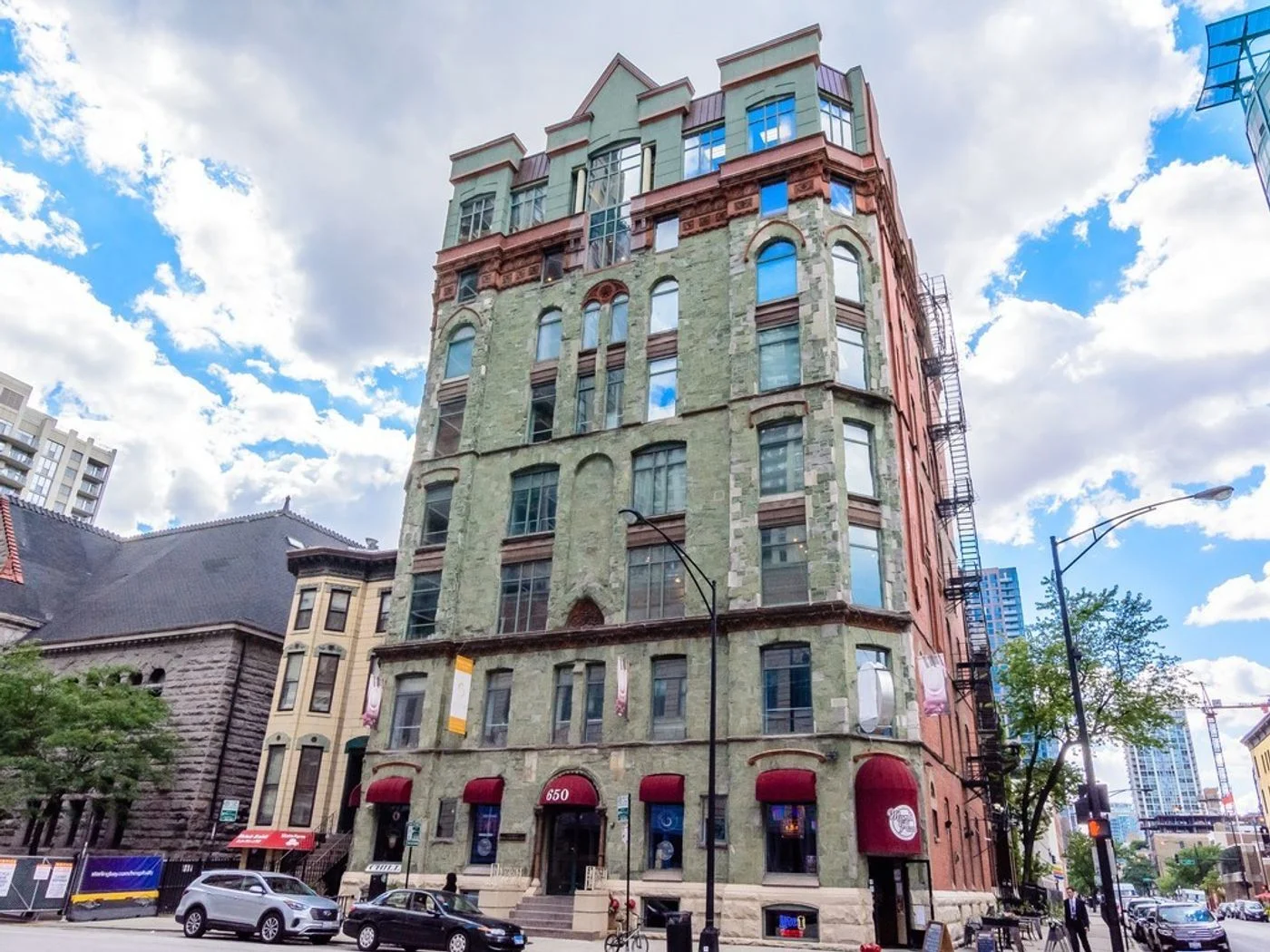 Photo 2 of 650 N Dearborn St, Chicago, IL 60654