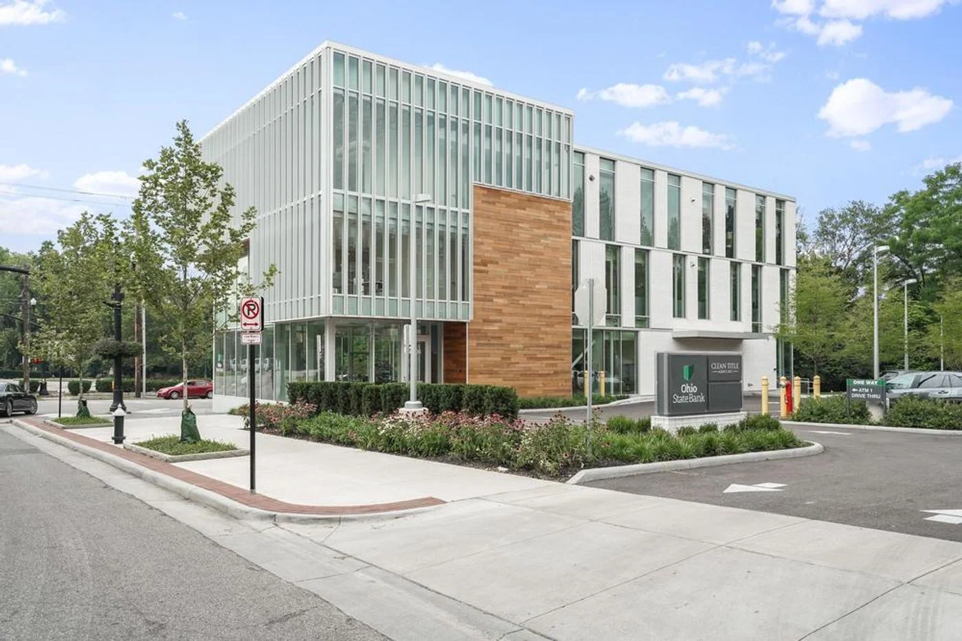 Photo 2 of 2106 E Main St, Bexley, OH 43209