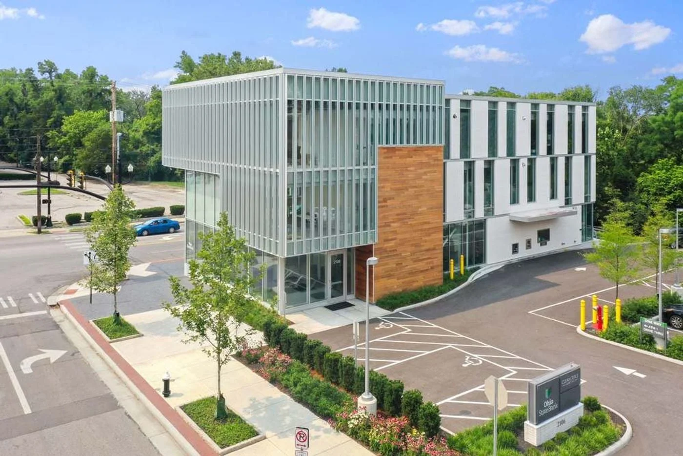 Photo 3 of 2106 E Main St, Bexley, OH 43209