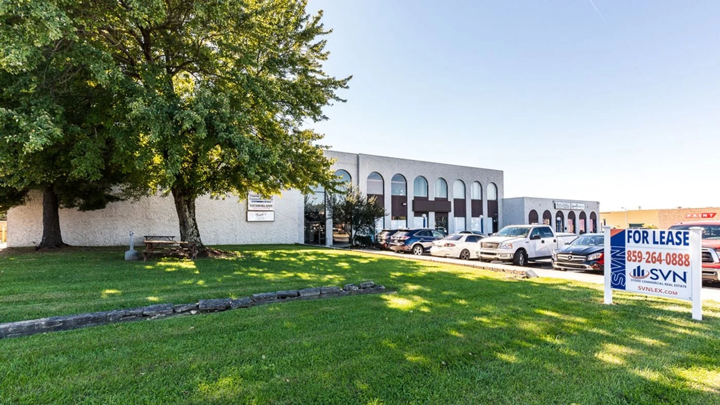 Photo 3 of 160 Moore Dr, Lexington, KY 40503