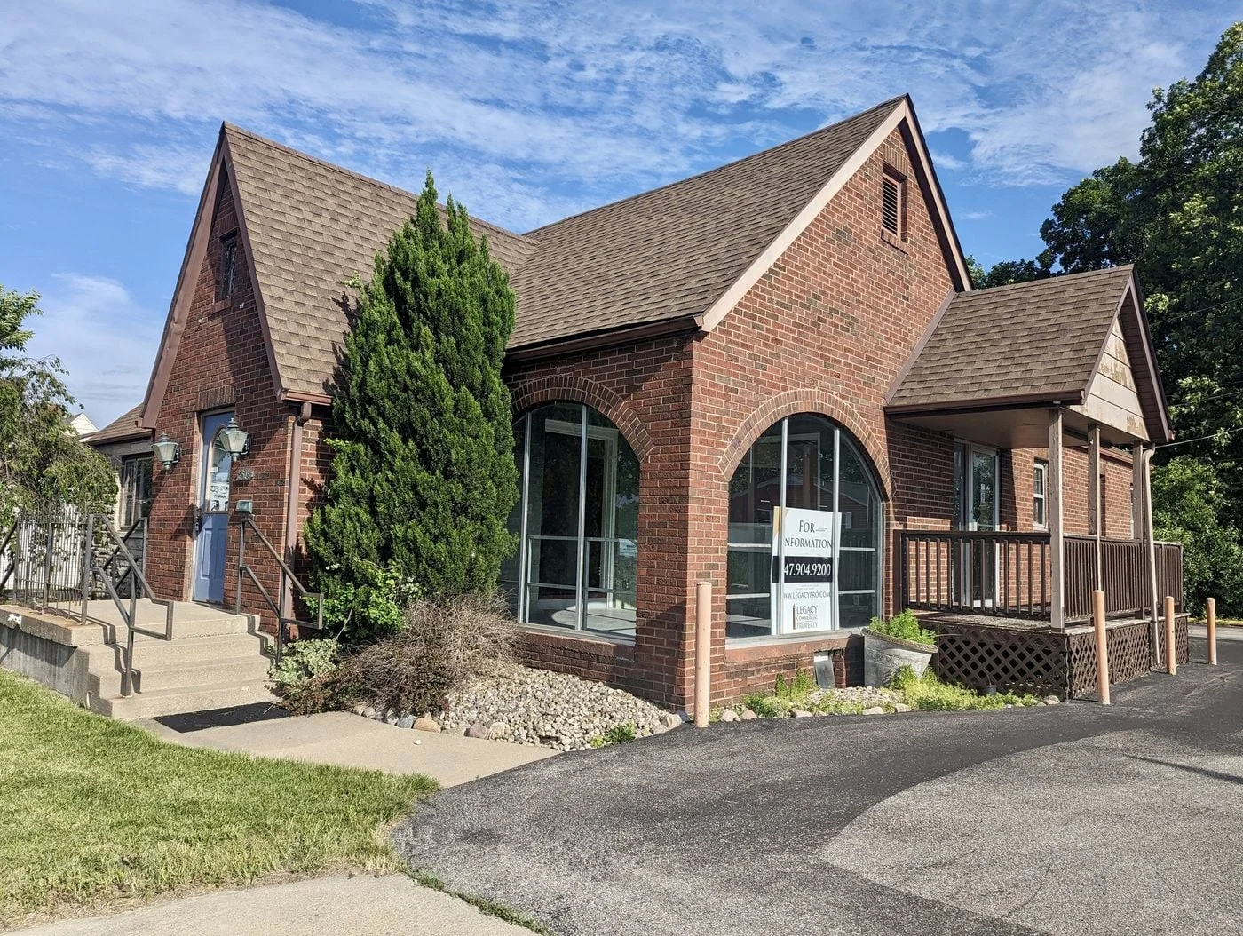 Photo 1 of 2515 Broadway St, Mount Vernon, IL 62864