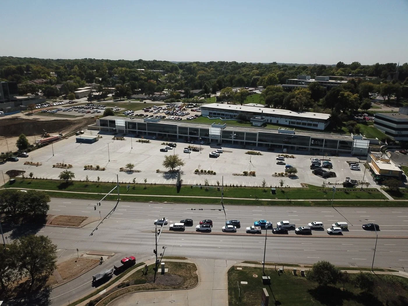 Photo 2 of 8601 W Dodge Rd, Omaha, NE 68114