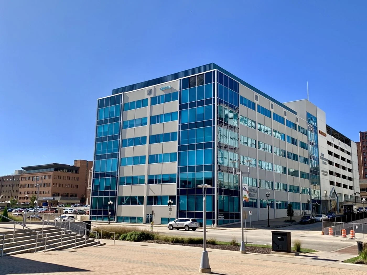Photo-2 of 211 Fulton St, Peoria, IL 61602