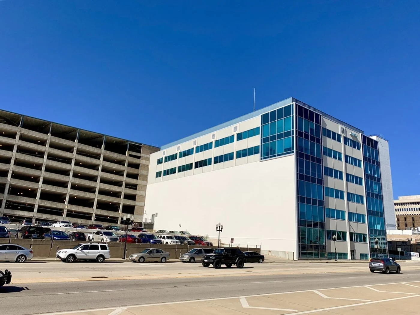 Photo-3 of 211 Fulton St, Peoria, IL 61602