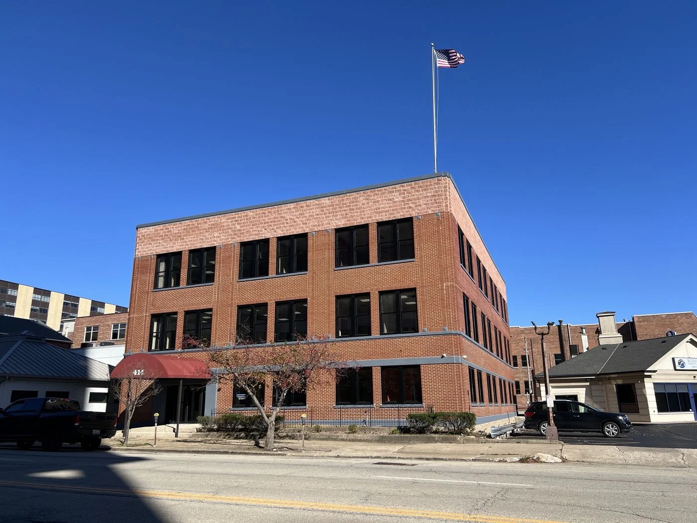 Photo-1 of 414 Hamilton Blvd, Peoria, IL 61602